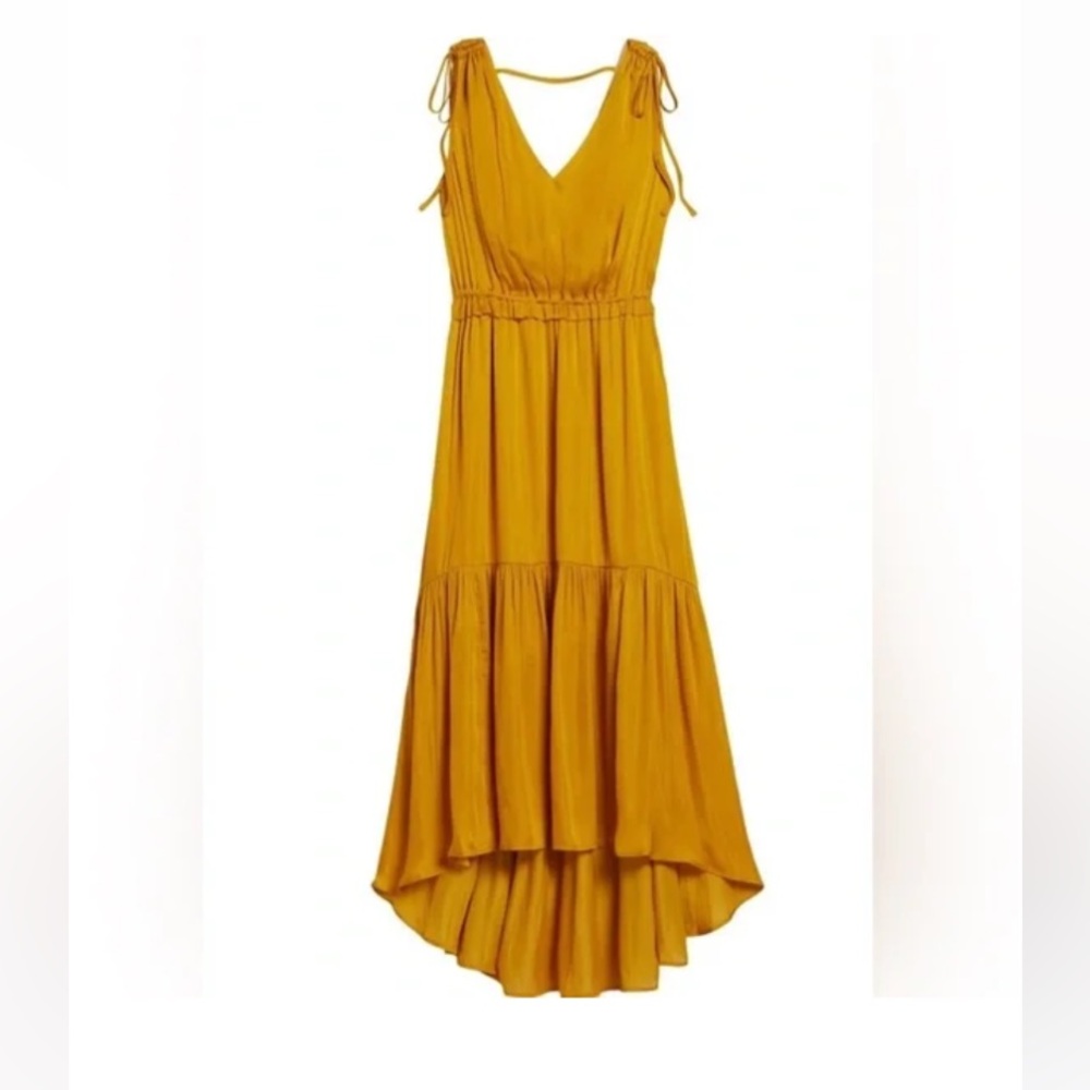 Banana Republic Saffron hi-lo gown🌻